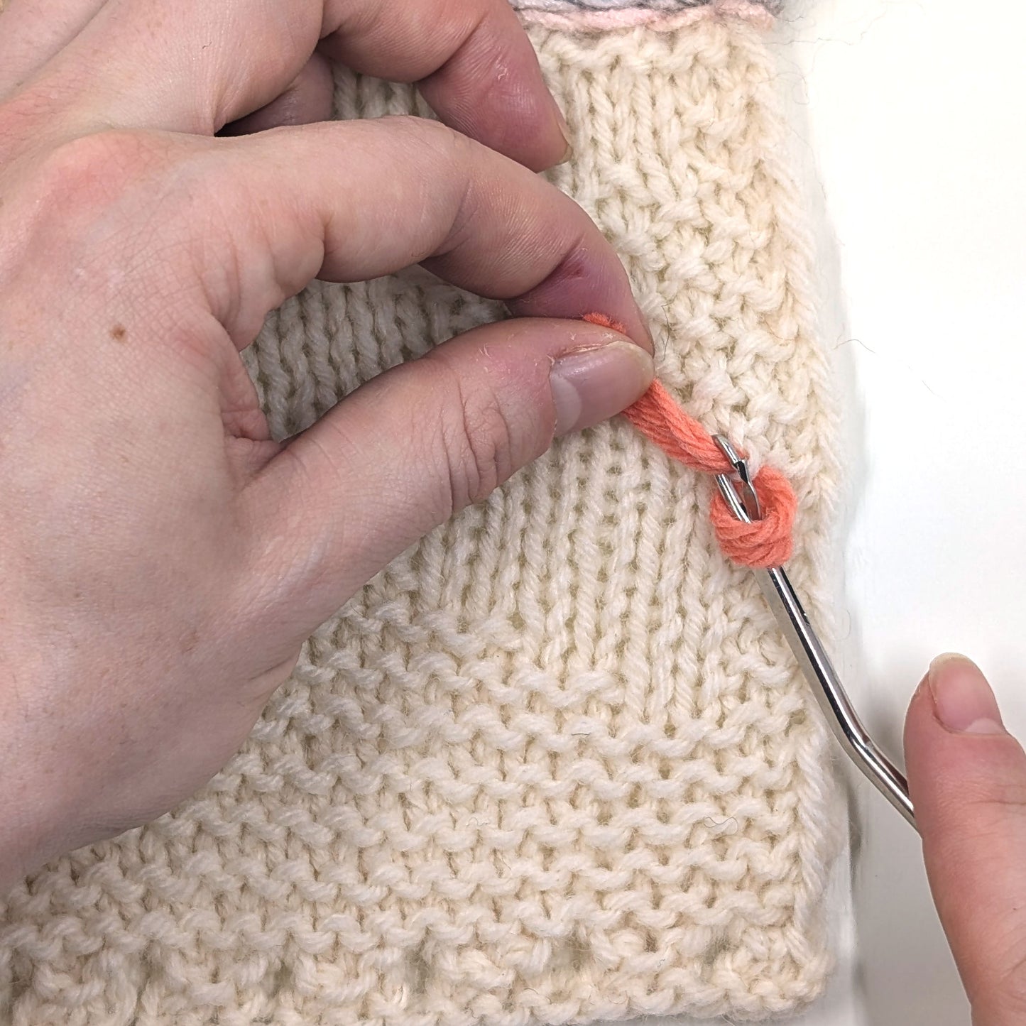Shaggy Wall Hanging Project Kit With Pattern and Latch Hook Tool