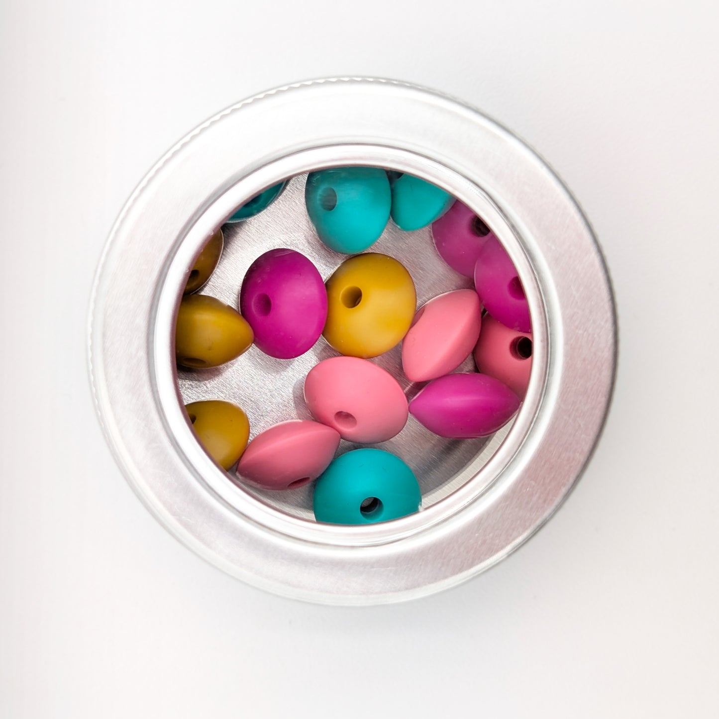 Needle Stoppers - Tin of 8 pairs, Flying Saucers