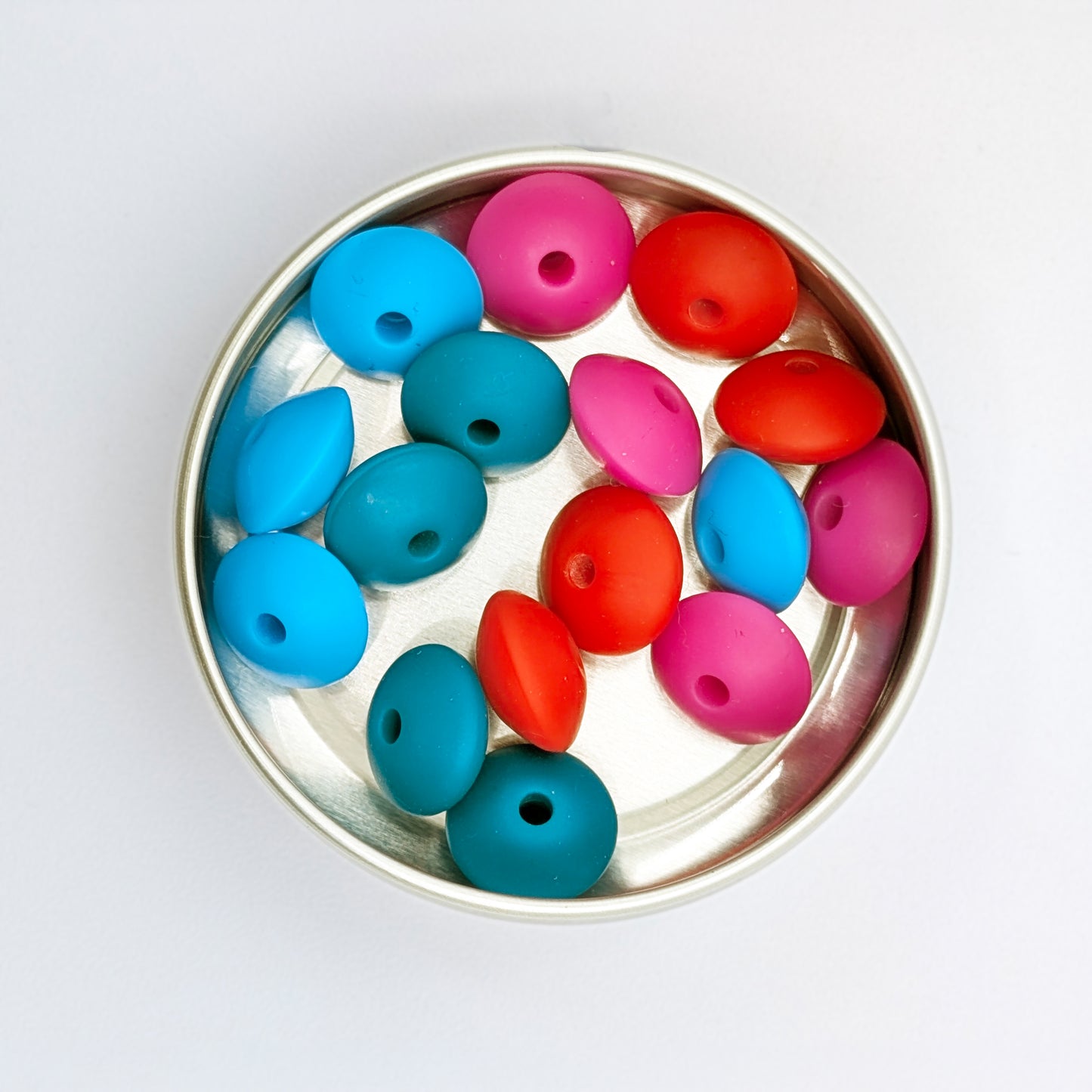 Needle Stoppers - Tin of 8 pairs, Flying Saucers
