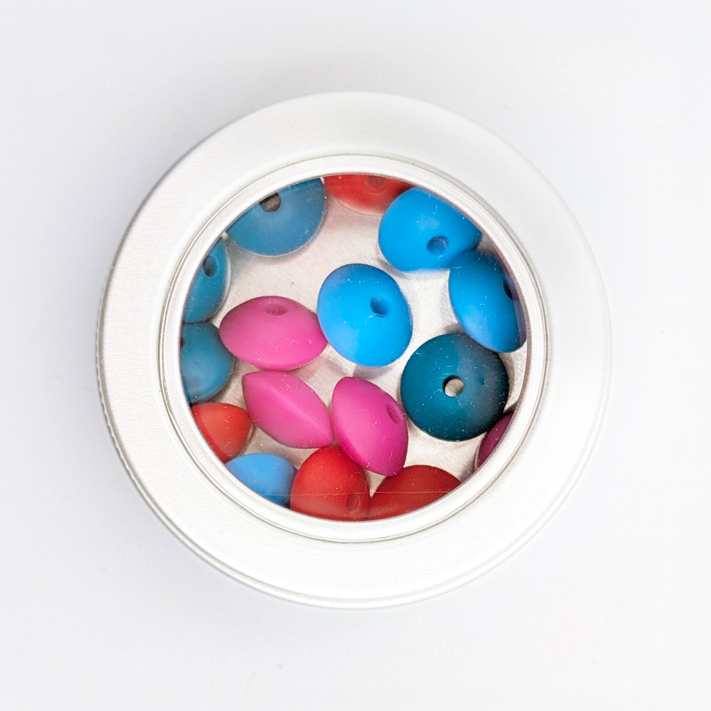 Needle Stoppers - Tin of 8 pairs, Flying Saucers