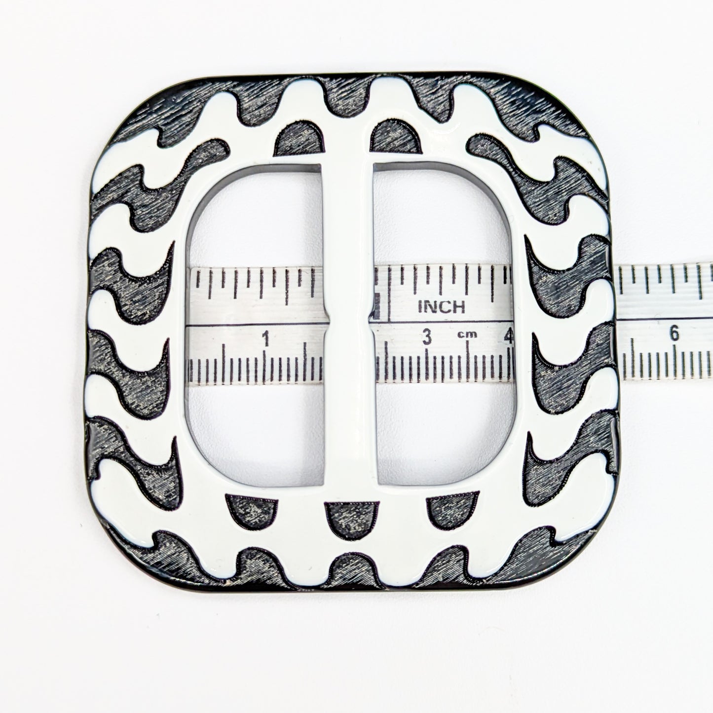 Wiggle Scarf Buckle - Medium